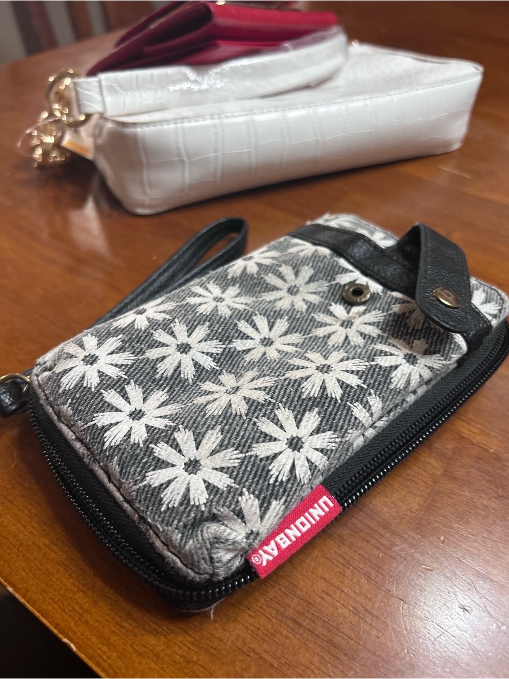 UNIONBAY Gray and White Floral Wristlet Wallet
